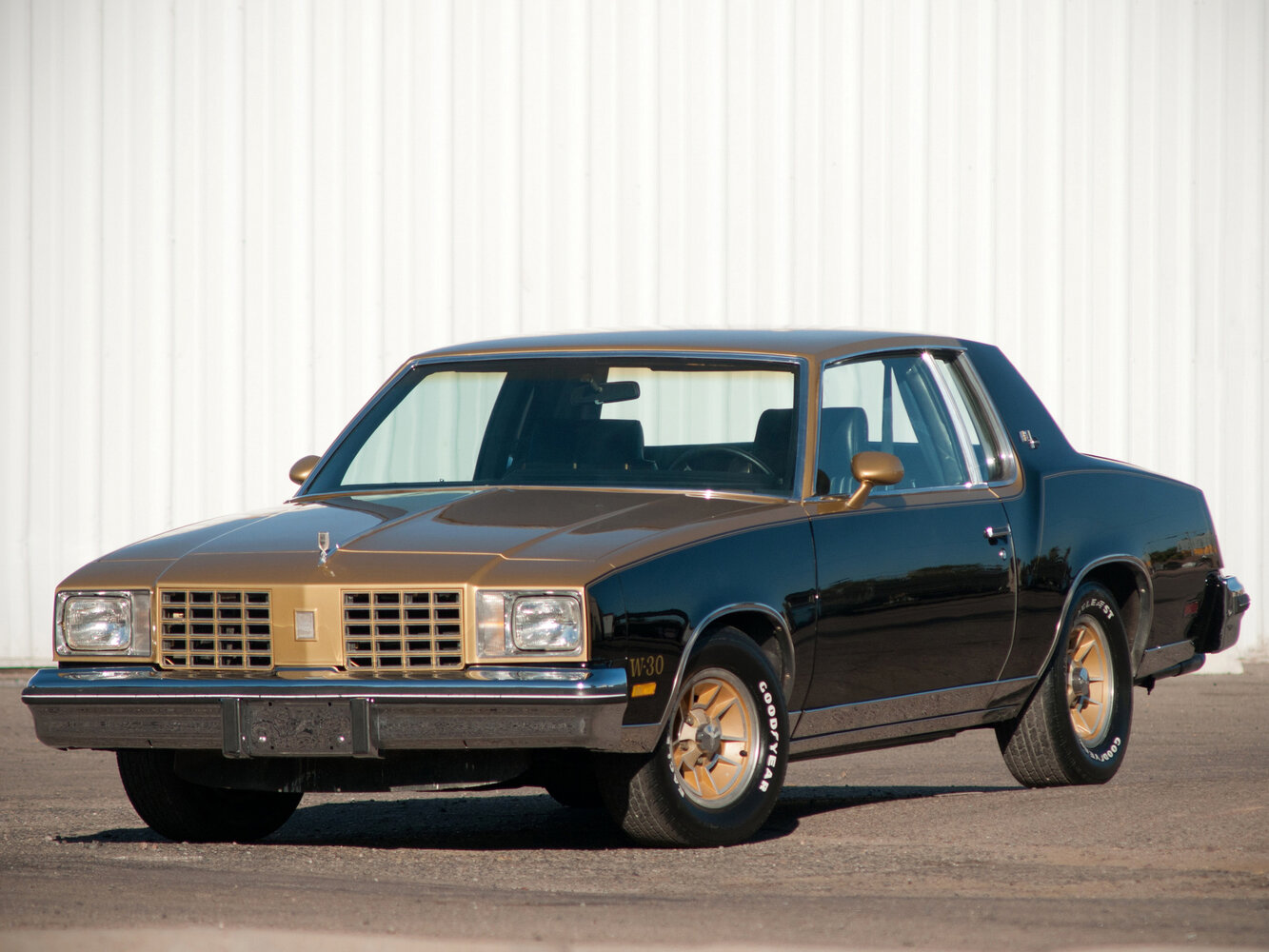 Oldsmobile Cutlass V (1978-1988) - Купе Calais