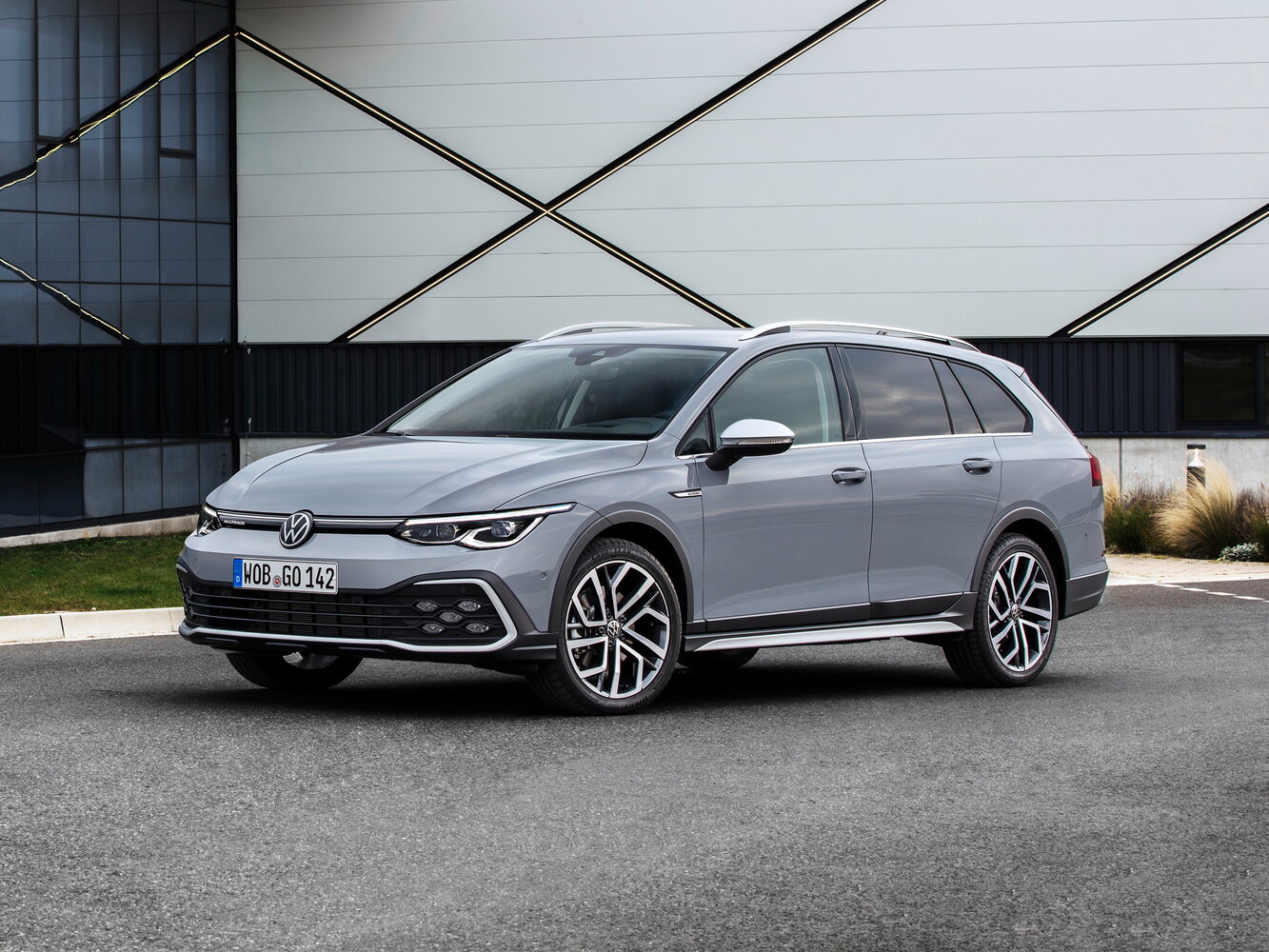 Volkswagen Golf VIII (2019-2026) - Универсал 5 дв. Alltrack