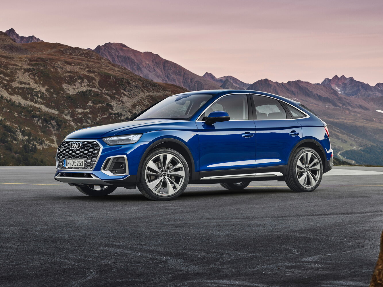 Audi Q5 Sportback I (2020-2025) - Внедорожник 5 дв.