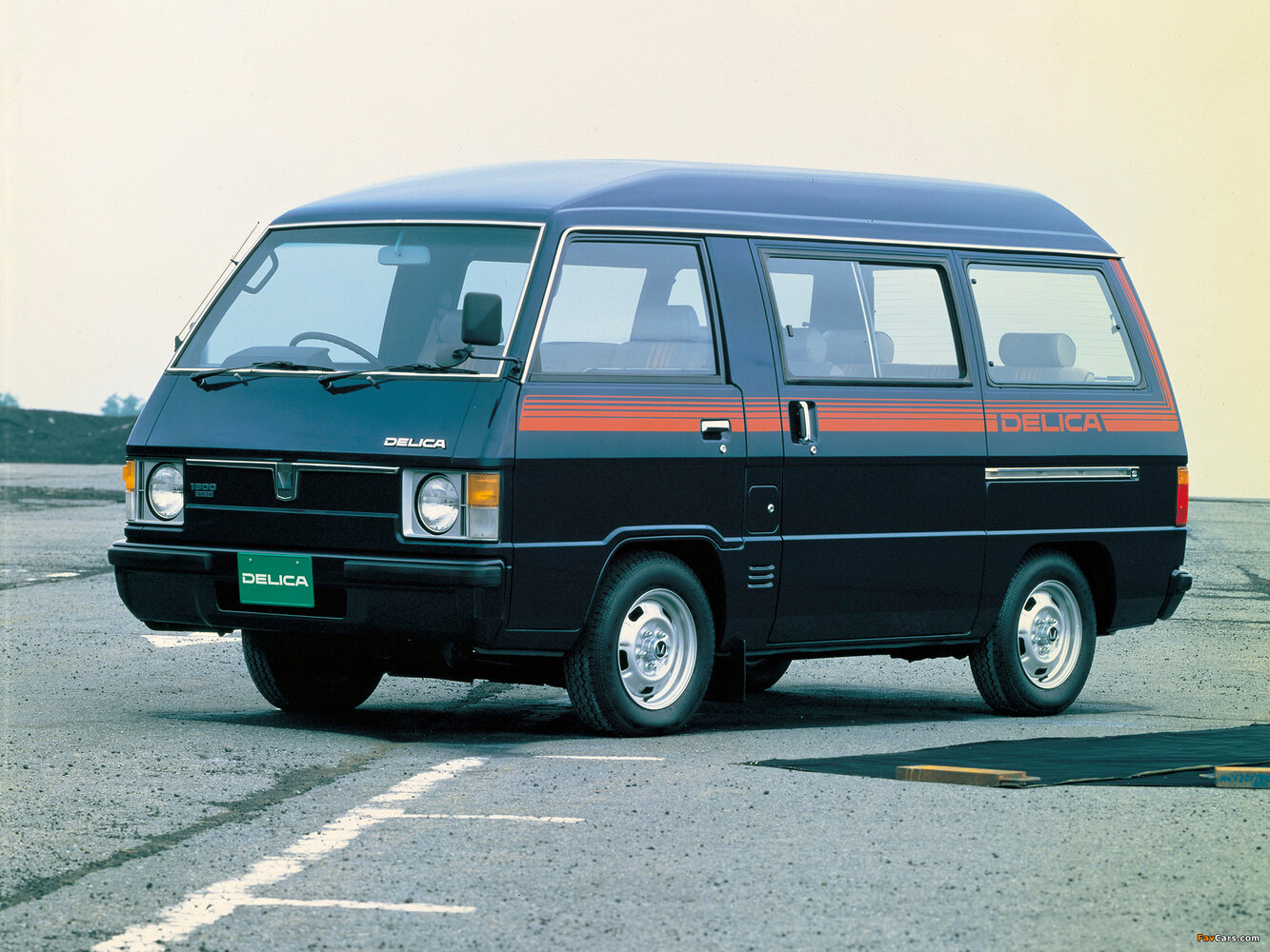 Mitsubishi Delica II (1979-1986) - Минивэн