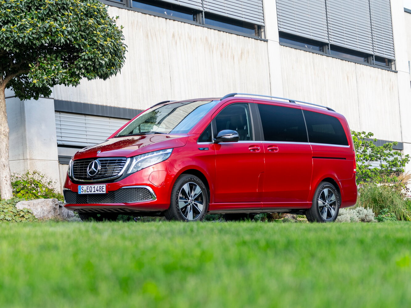 Mercedes-Benz EQV I (2020-2026) - Минивэн Long