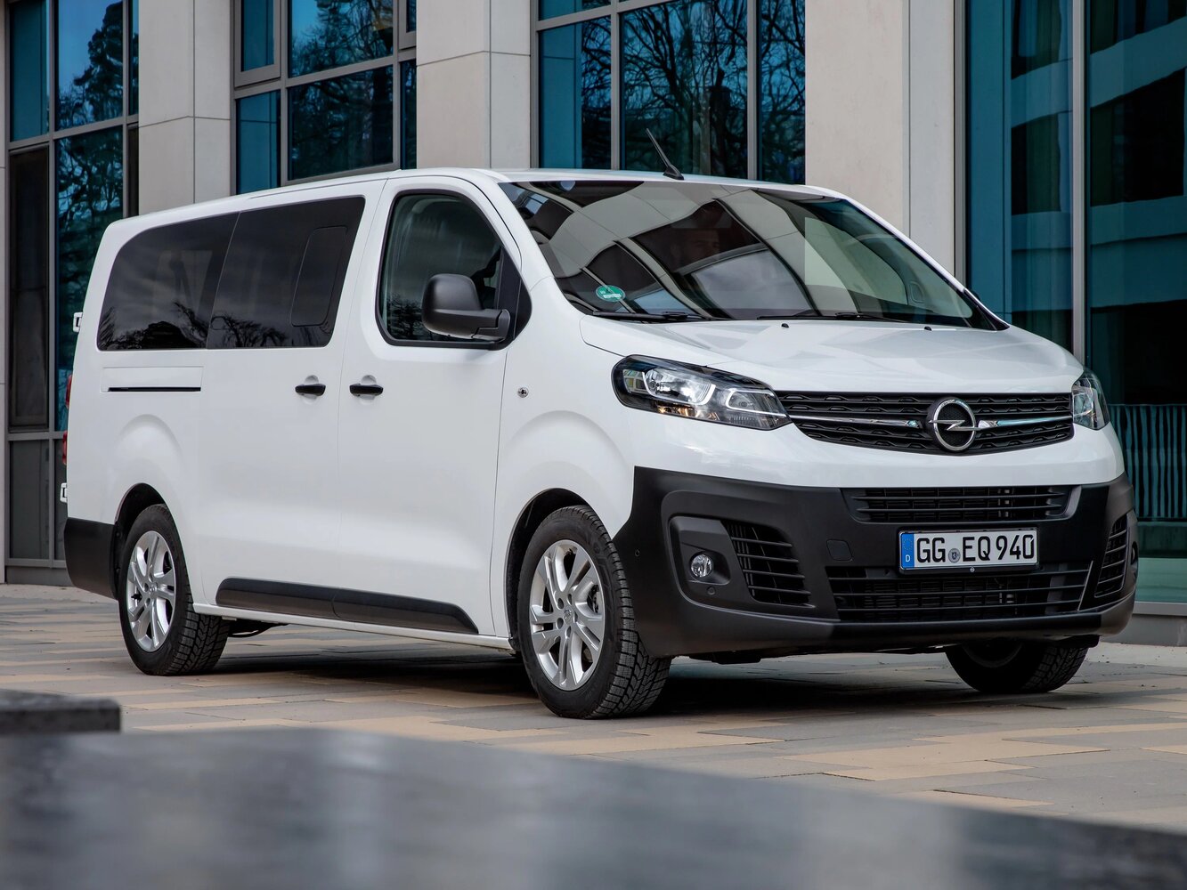 Opel Vivaro C (2019-2026) - Минивэн
