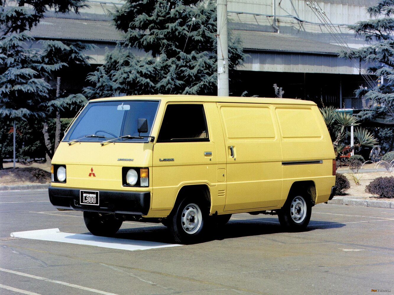 Mitsubishi Delica II (1979-1986) - Фургон