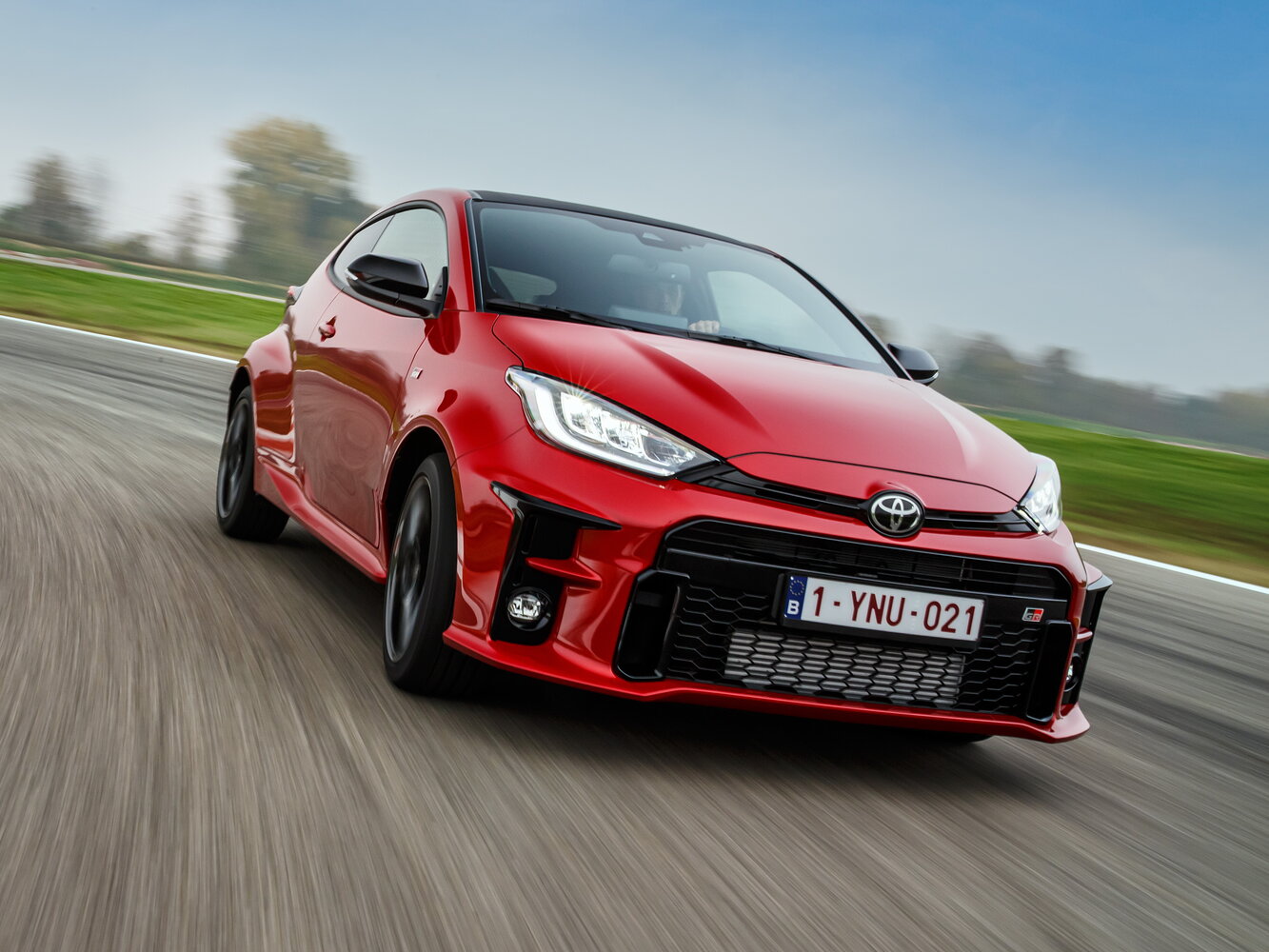 Toyota Yaris IV (2020-2026) - Хэтчбек 3 дв. GR
