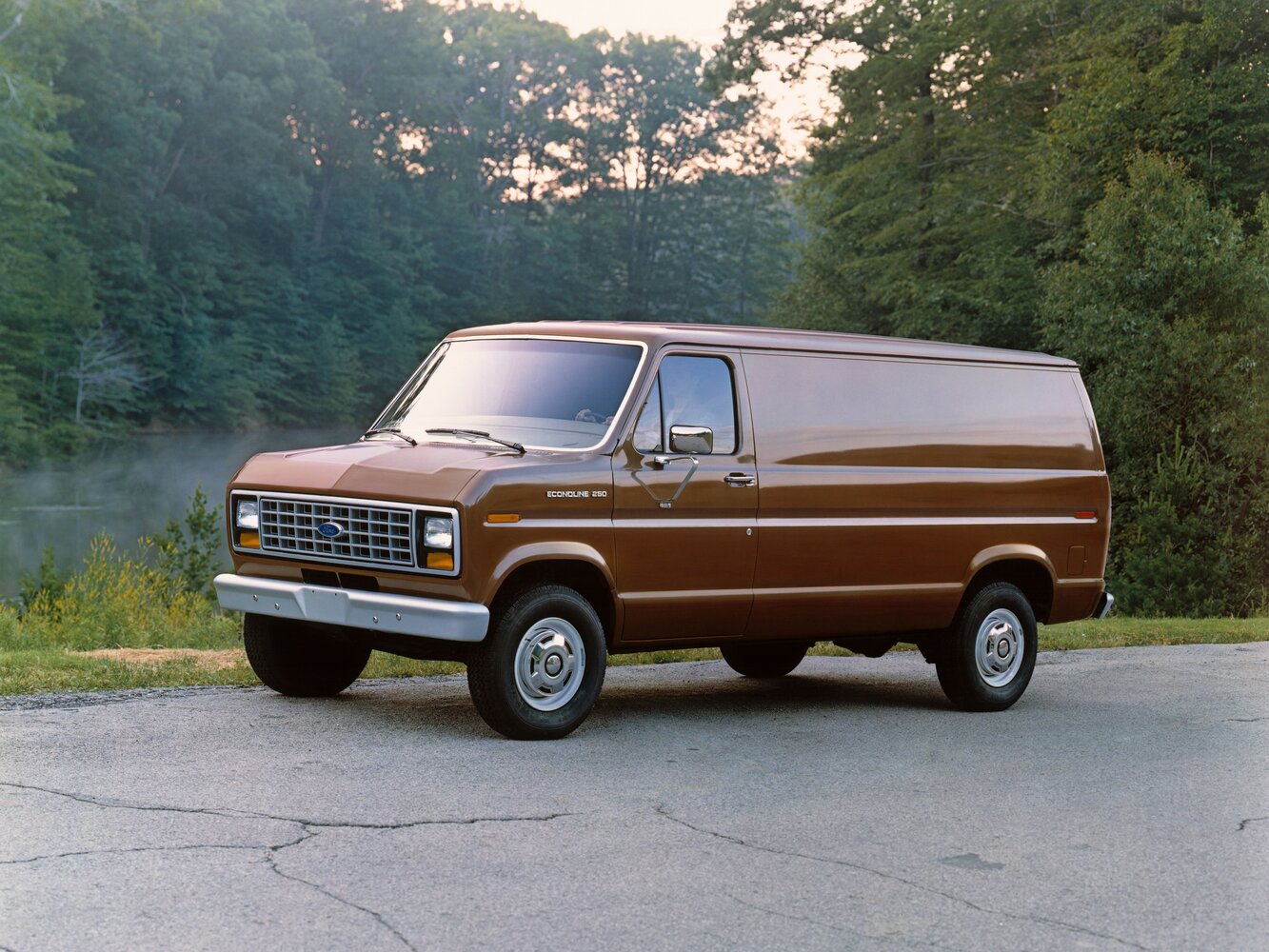 Ford Econoline III (1975-1992) - Фургон