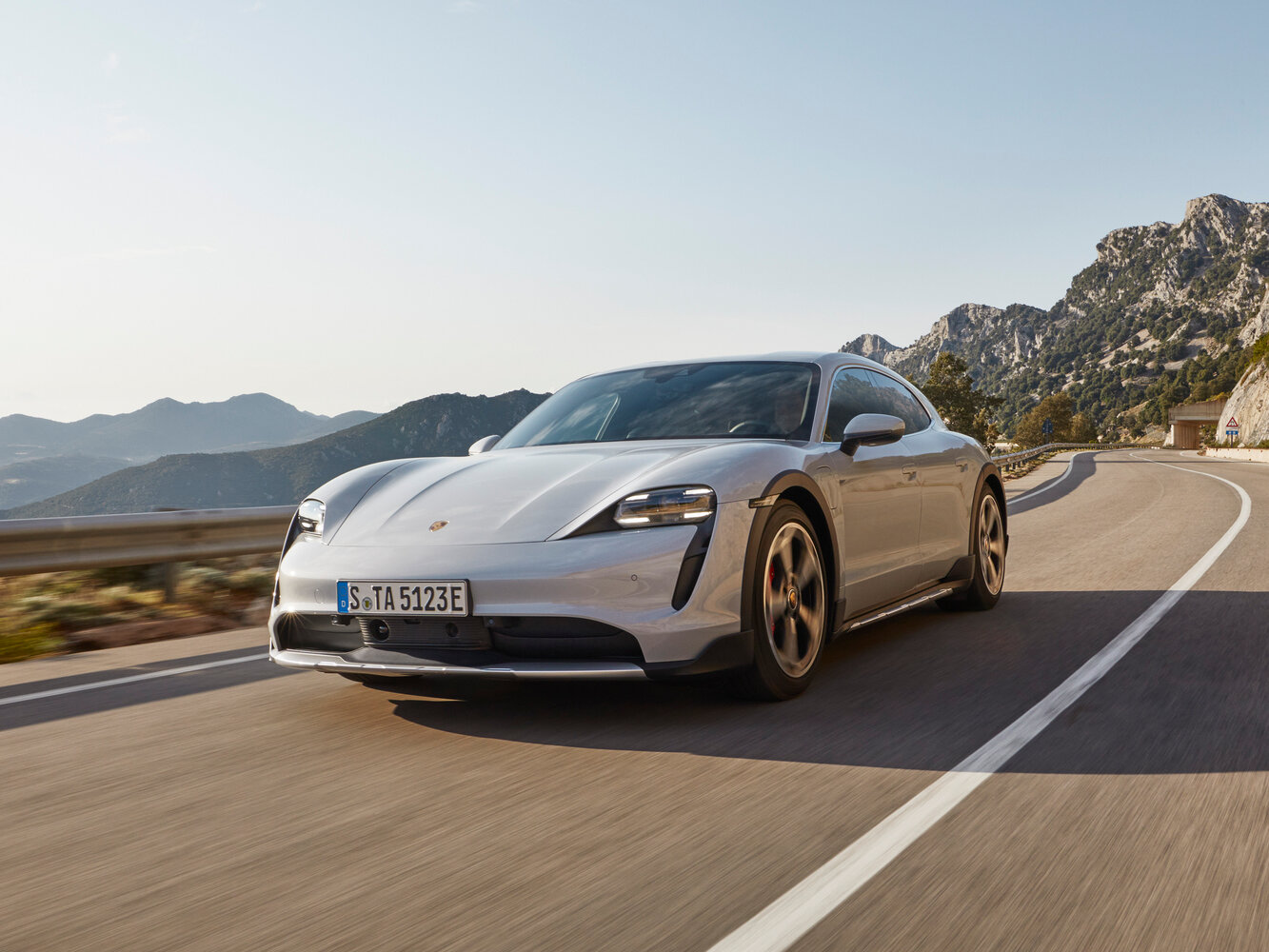 Porsche Taycan I (2019-2026) - Универсал 5 дв. Cross Turismo