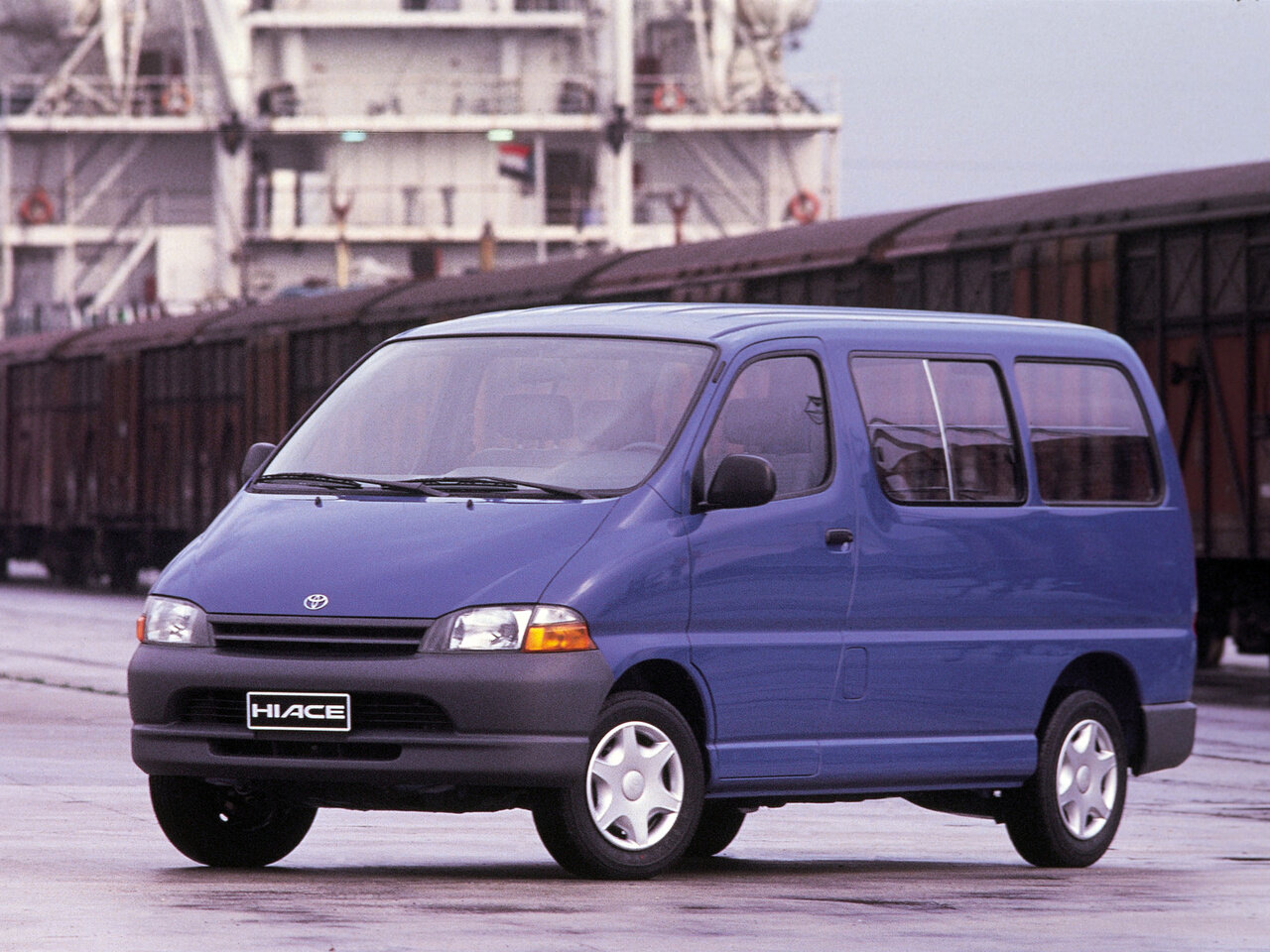 Toyota HiAce XH10 (1995-2012) - Минивэн