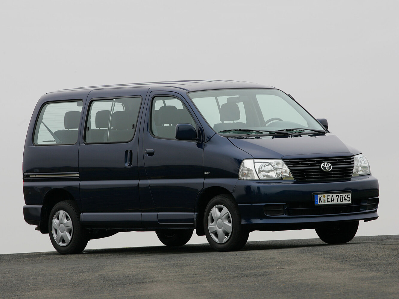 Toyota HiAce XH10 (1995-2012) - Минивэн