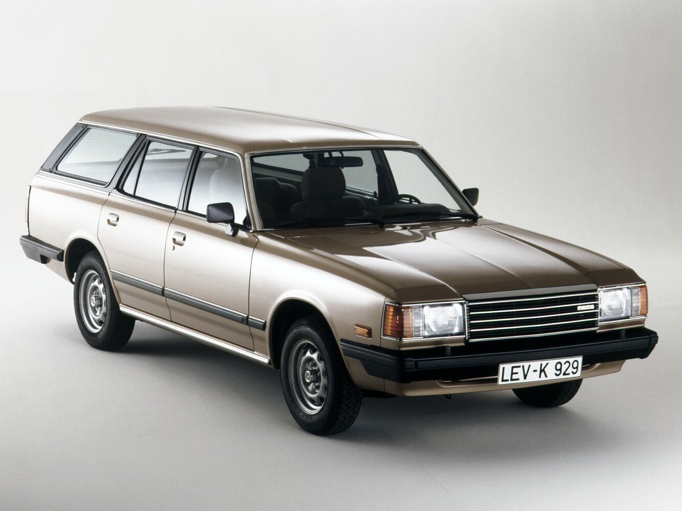 Mazda Luce III (1977-1988) - Универсал 5 дв.
