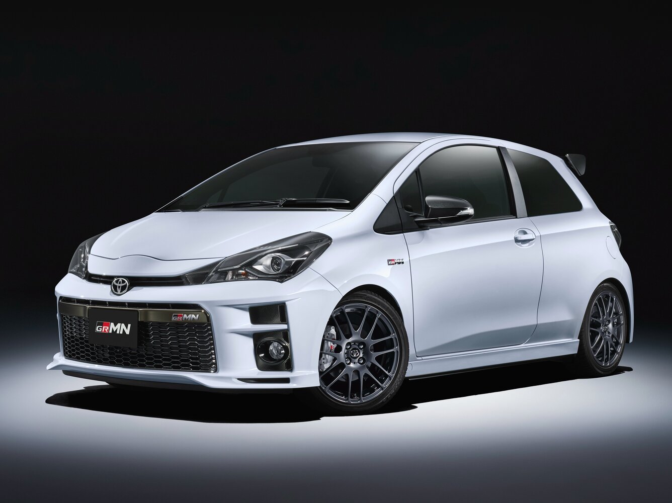 Toyota Vitz III (2010-2020) - Хэтчбек 3 дв. GRMN