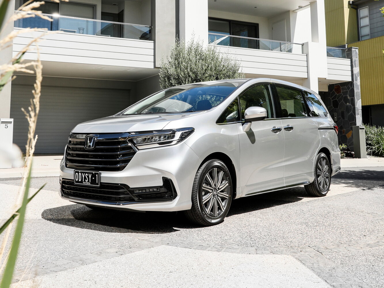 Honda Odyssey V (2013-2026) - Минивэн