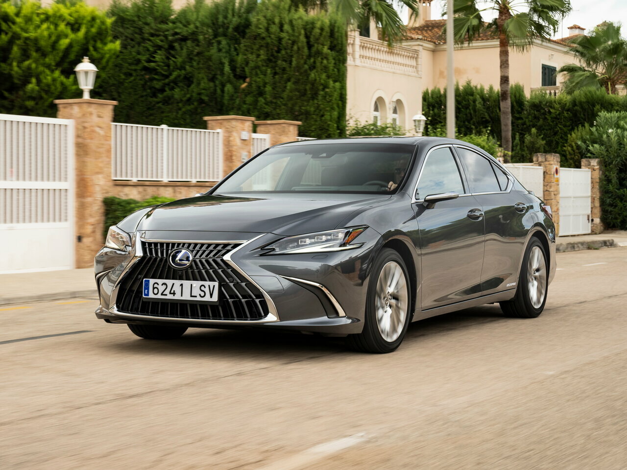 Lexus ES VII (2018-2026) - Седан