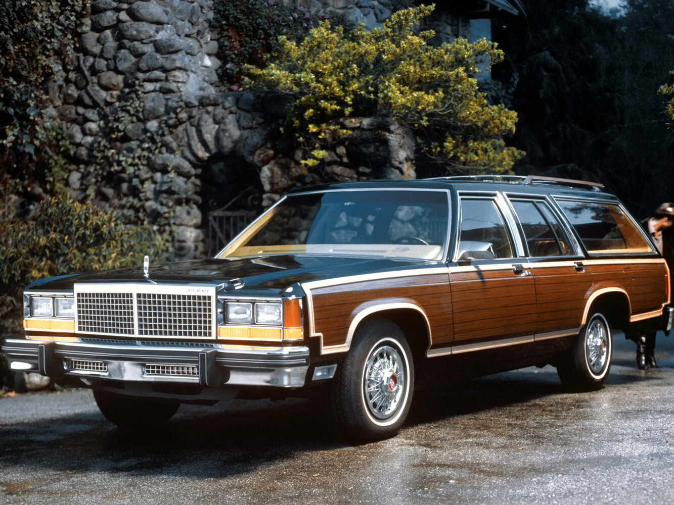 Ford LTD Country Squire II (1979-1991) - Универсал 5 дв.