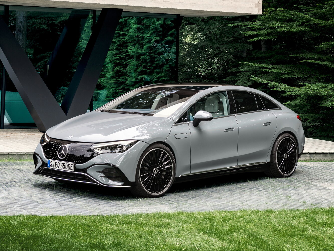 Mercedes-Benz EQE I (2022-2026) - Седан