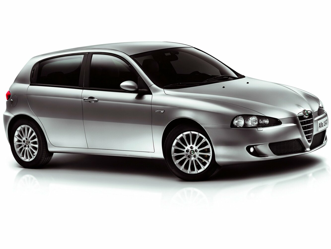 Alfa Romeo 147 I (2000-2010) - Хэтчбек 5 дв.