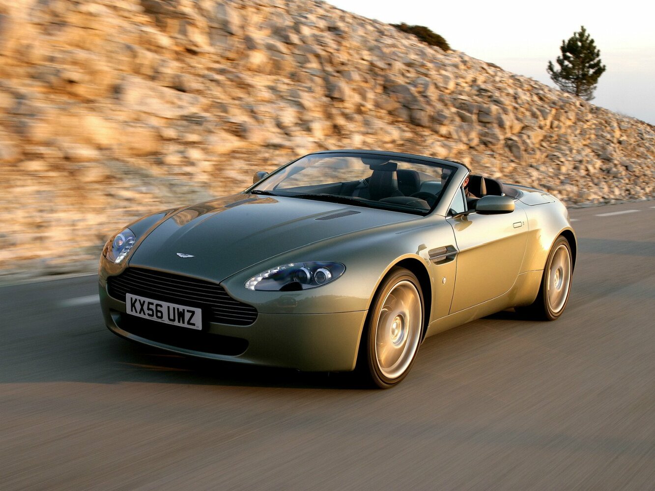 Aston Martin V8 Vantage III (2005-2017) - Родстер