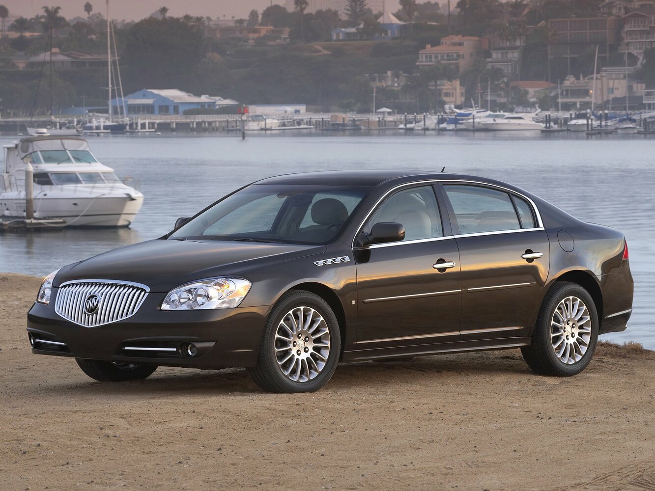 Buick Lucerne I (2005-2011) - Седан