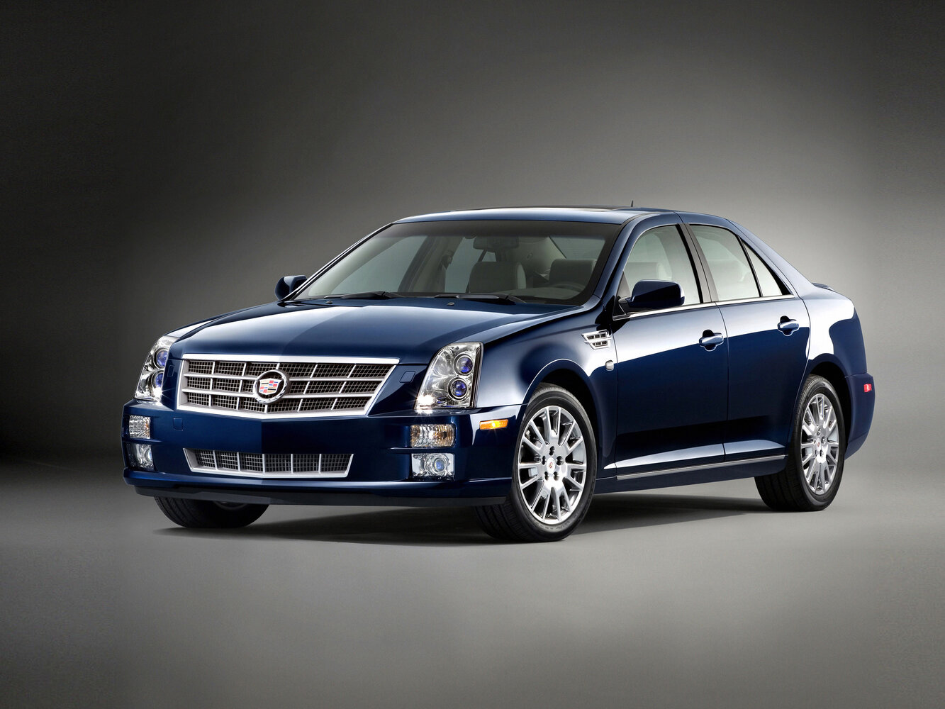Cadillac STS I (2004-2011) - Седан