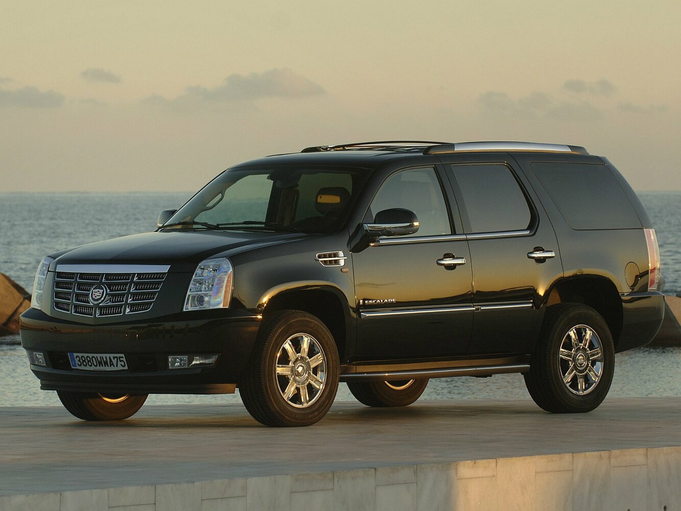 Cadillac Escalade III (2006-2014) - Внедорожник 5 дв.