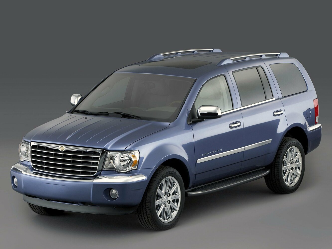 Chrysler Aspen I (2006-2008) - Внедорожник 5 дв.