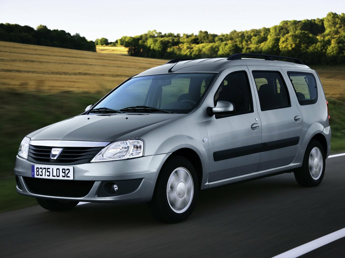 Dacia Logan I (2004-2012) - Универсал 5 дв.