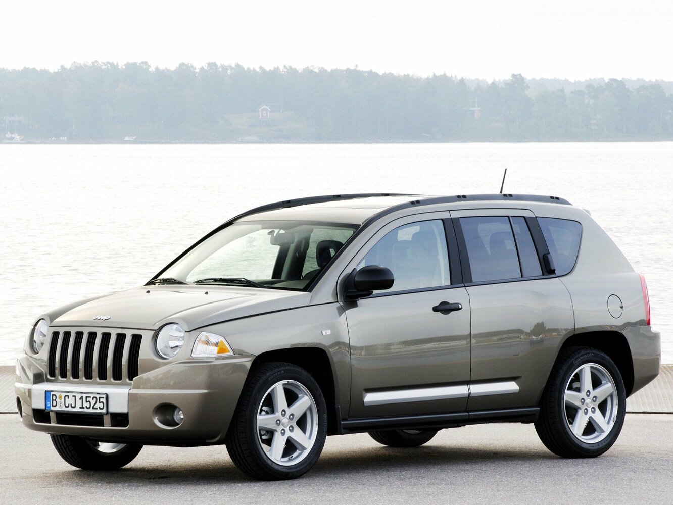 Jeep Compass I (2006-2016) - Внедорожник 5 дв.