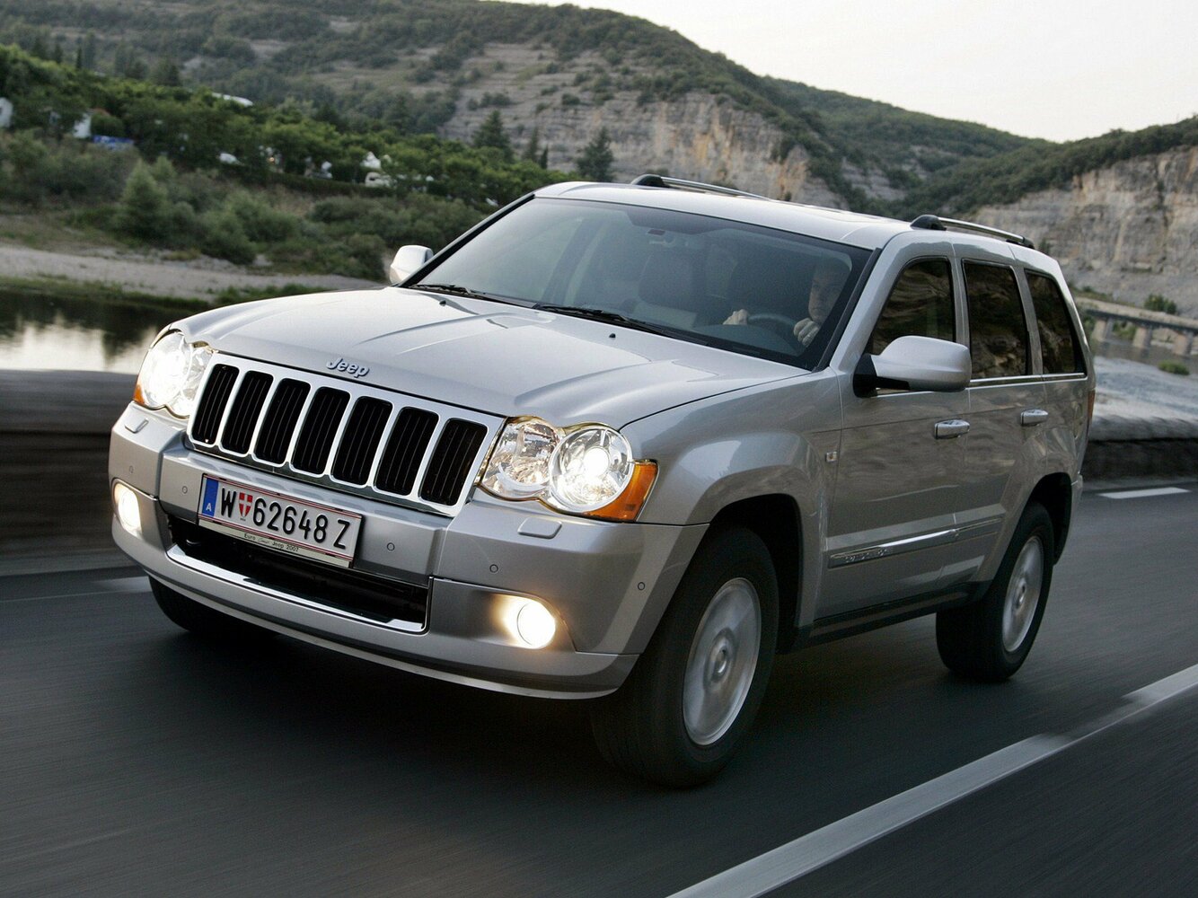 Jeep Grand Cherokee III (2004-2010) - Внедорожник 5 дв.