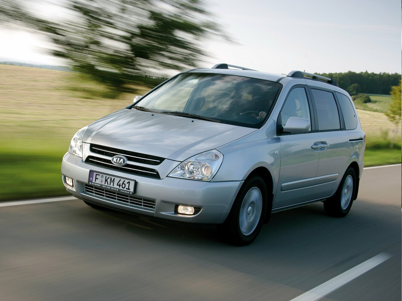 Kia Carnival II (2006-2014) - Минивэн
