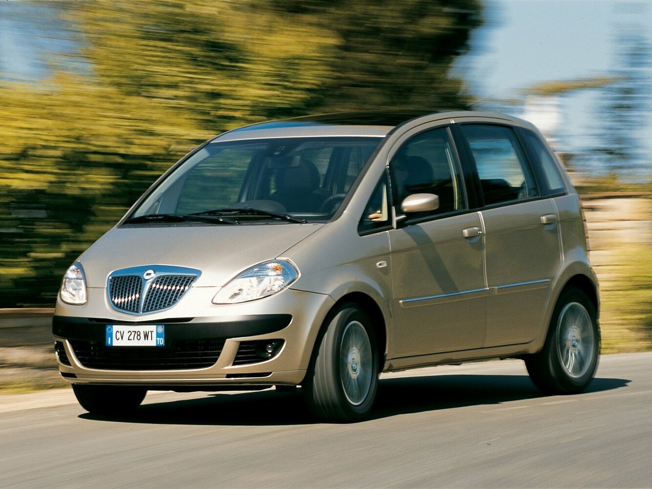 Lancia Musa I (2004-2012) - Компактвэн