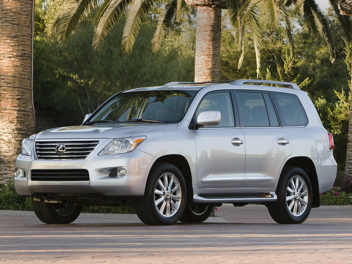 Lexus LX III (2007-2022) - Внедорожник 5 дв.