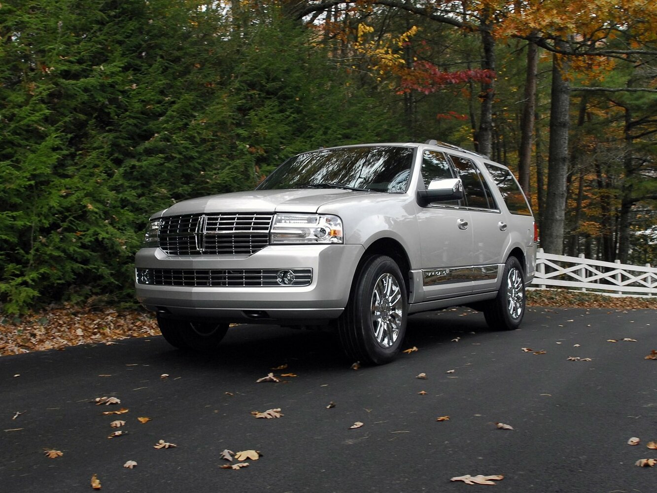 Lincoln Navigator III (2006-2017) - Внедорожник 5 дв.