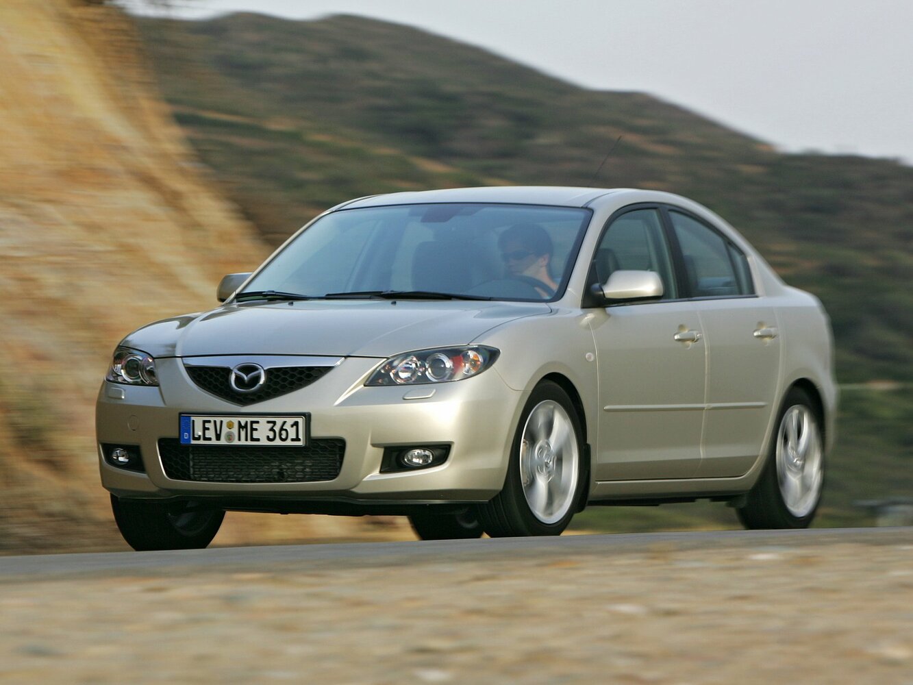 Mazda 3 I (2003-2009) - Седан