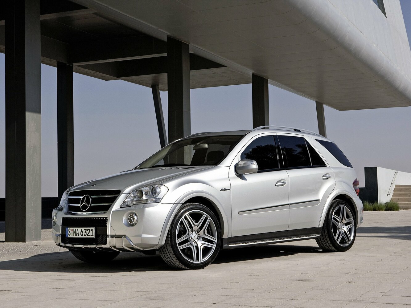 Mercedes-Benz M-Класс AMG II (2006-2011) - Внедорожник 5 дв.