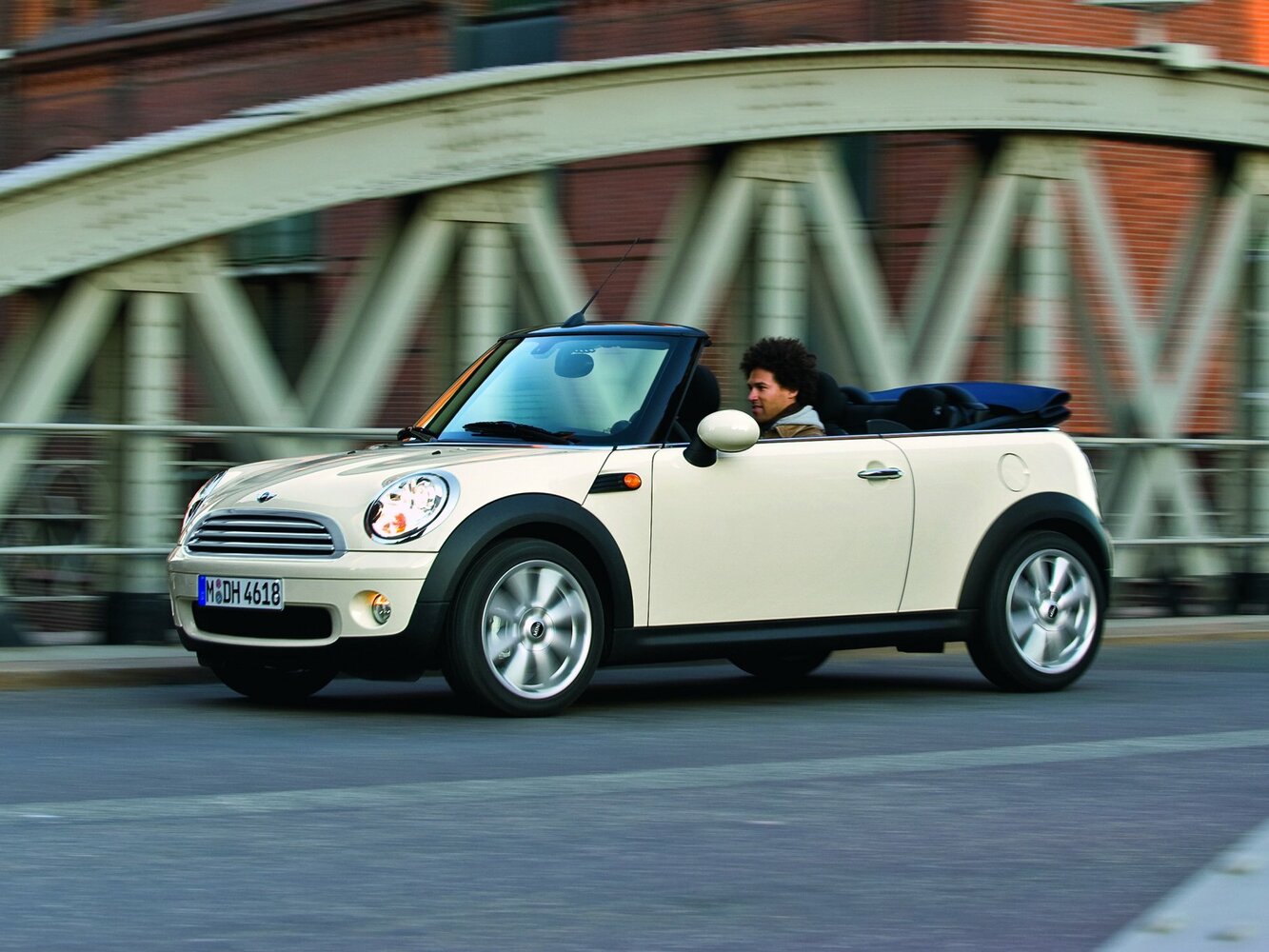 Mini Cabrio II (2008-2015) - Кабриолет