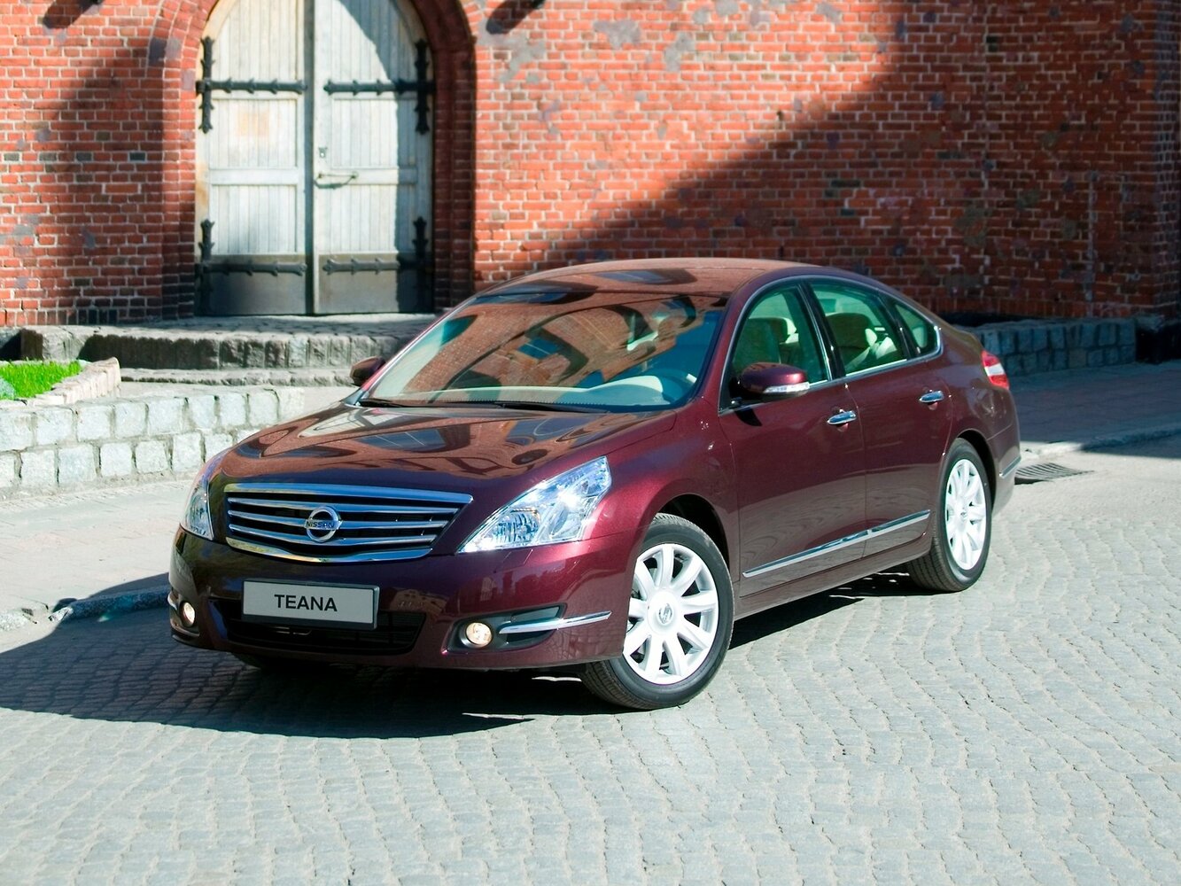 Nissan Teana II (2008-2014) - Седан