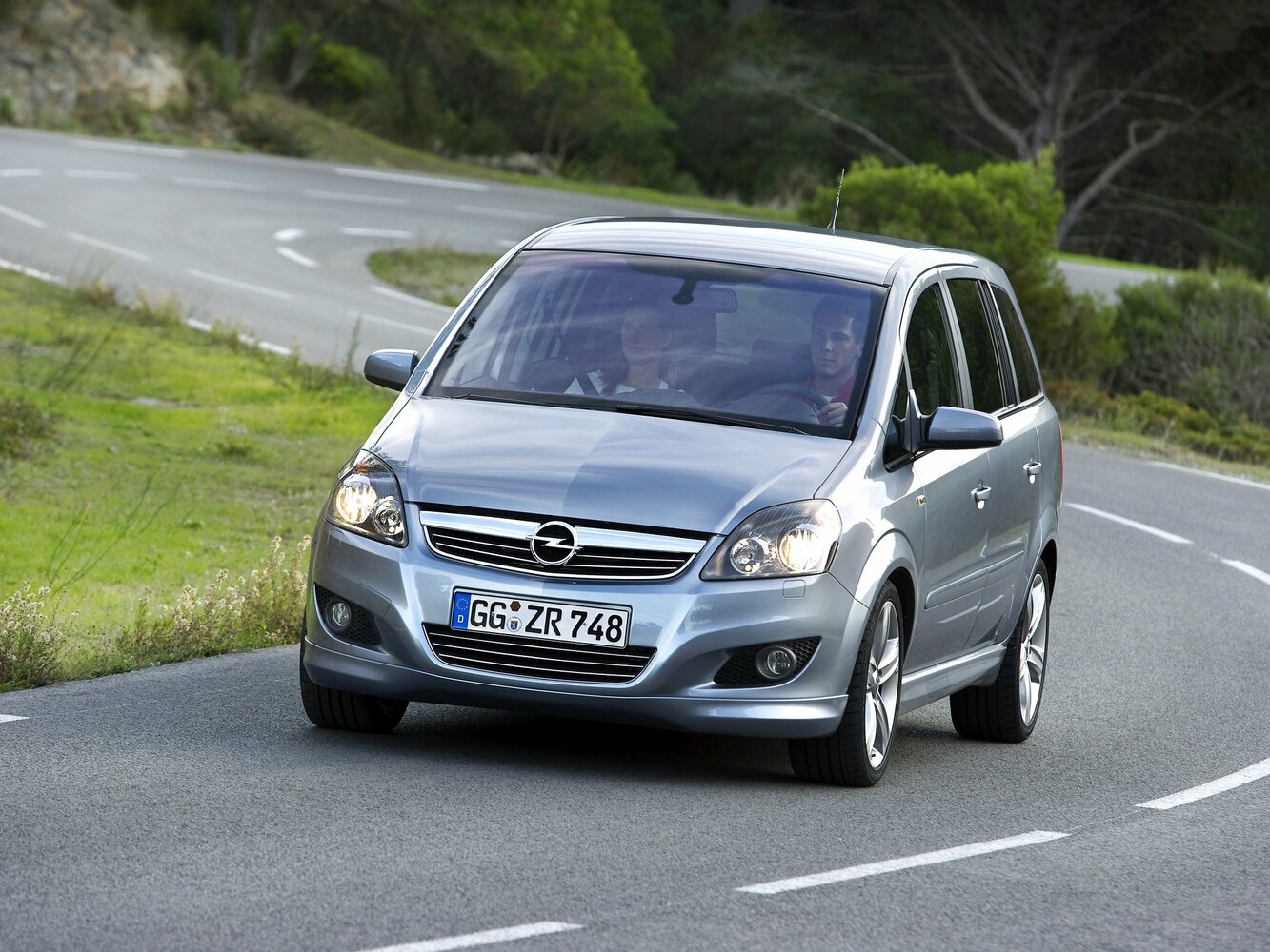 Opel Zafira B (2005-2014) - Компактвэн