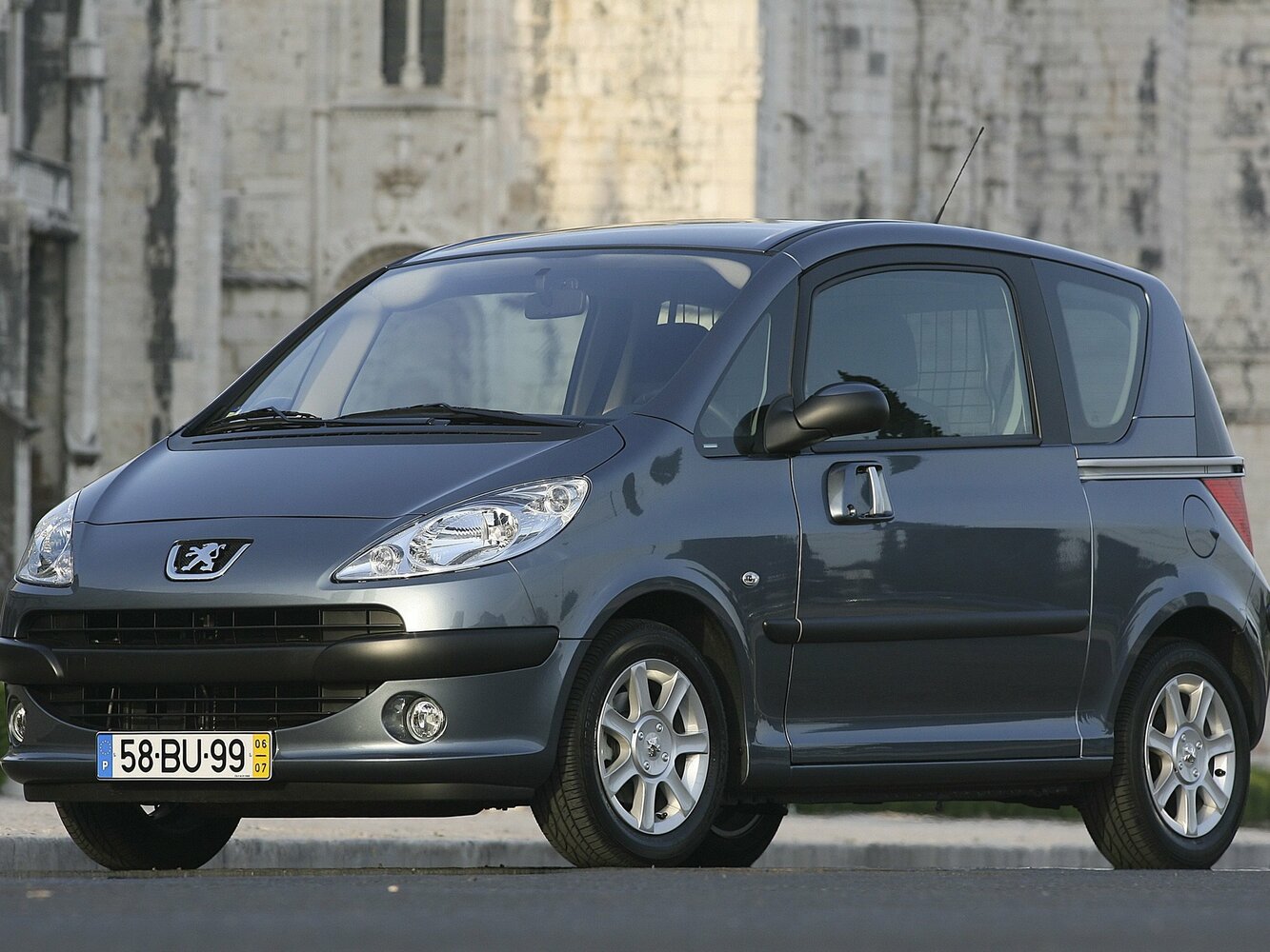 Peugeot 1007 I (2005-2009) - Хэтчбек 3 дв.