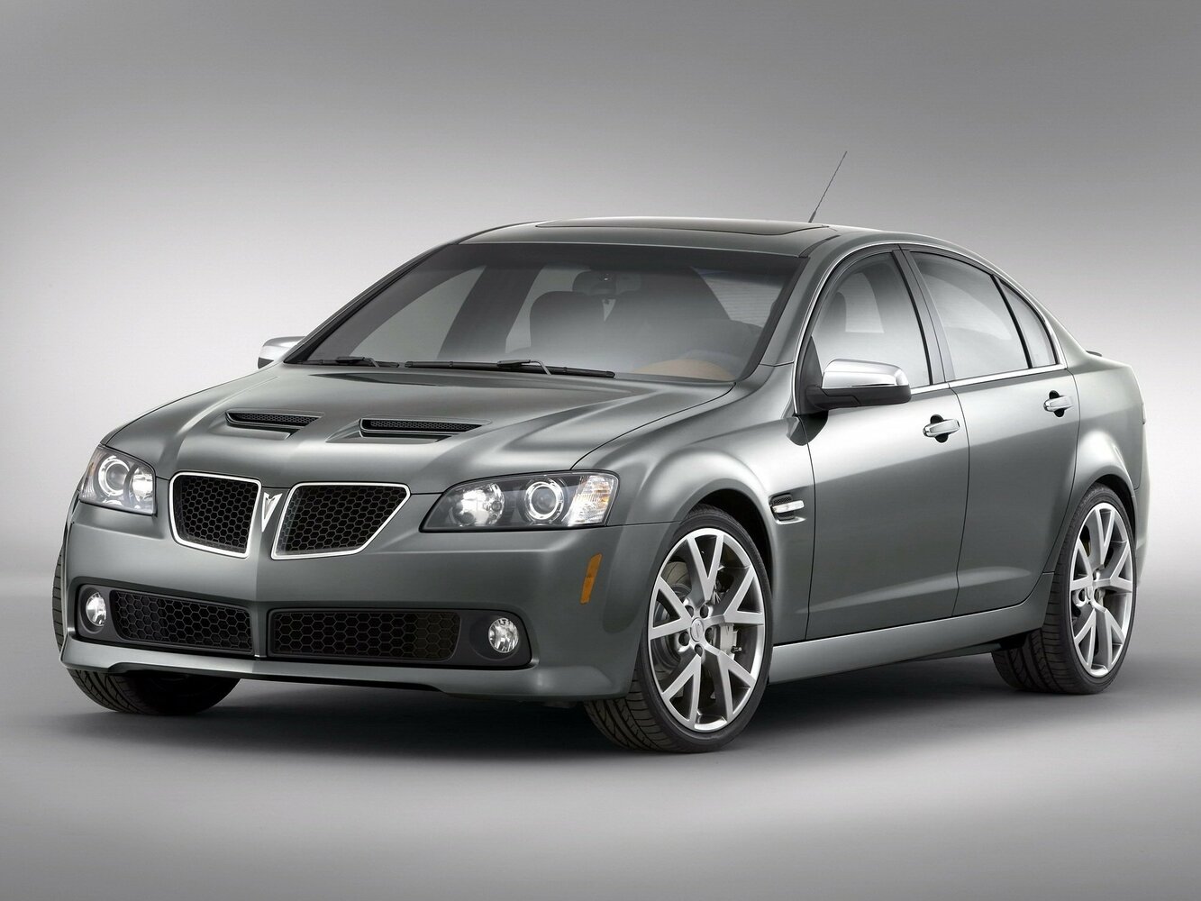 Pontiac G8 I (2007-2009) - Седан
