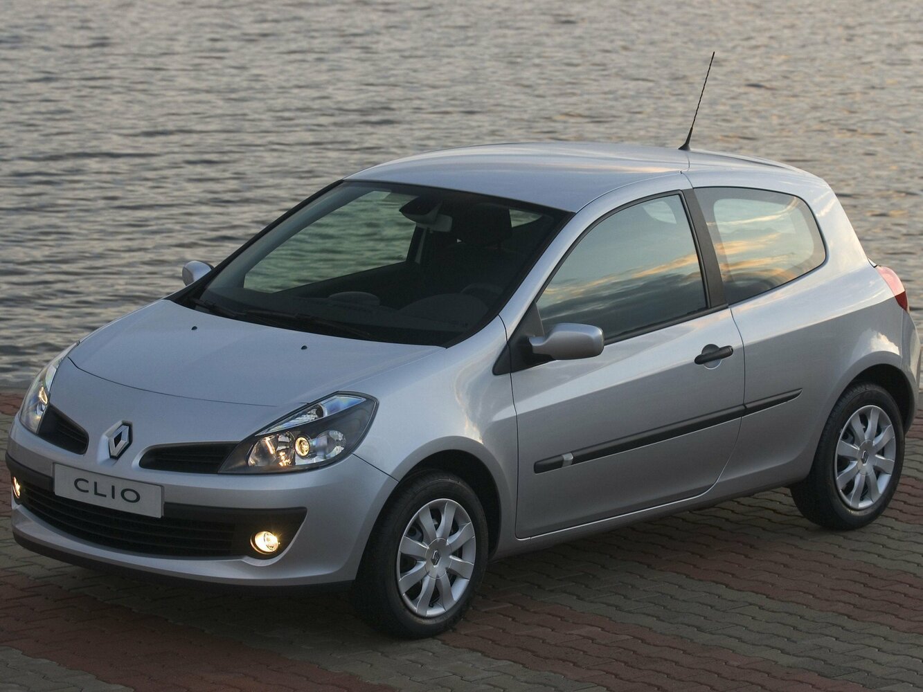 Renault Clio III (2005-2014) - Хэтчбек 3 дв.