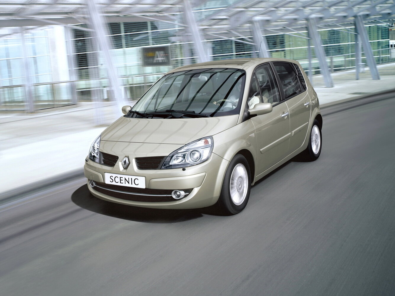 Renault Scenic II (2003-2009) - Компактвэн