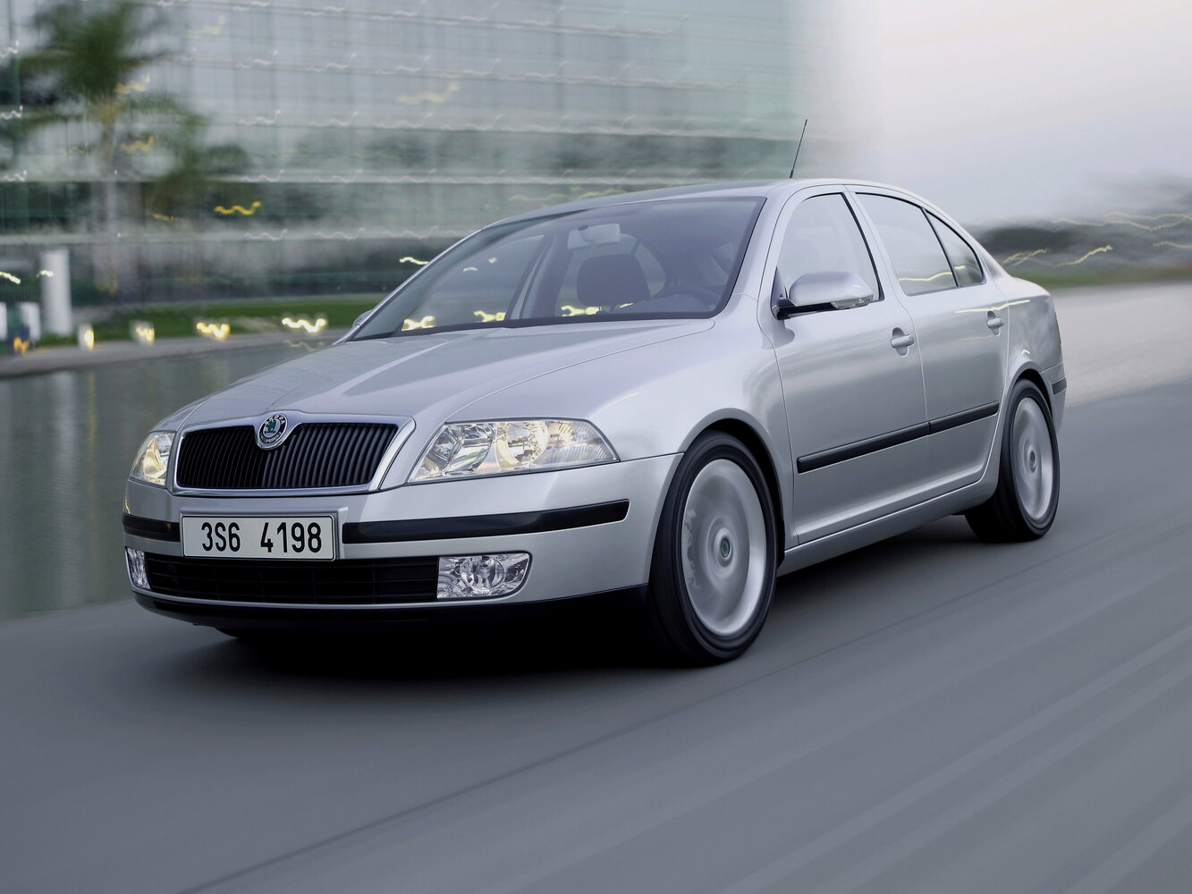 Skoda Octavia II (2004-2013) - Лифтбек