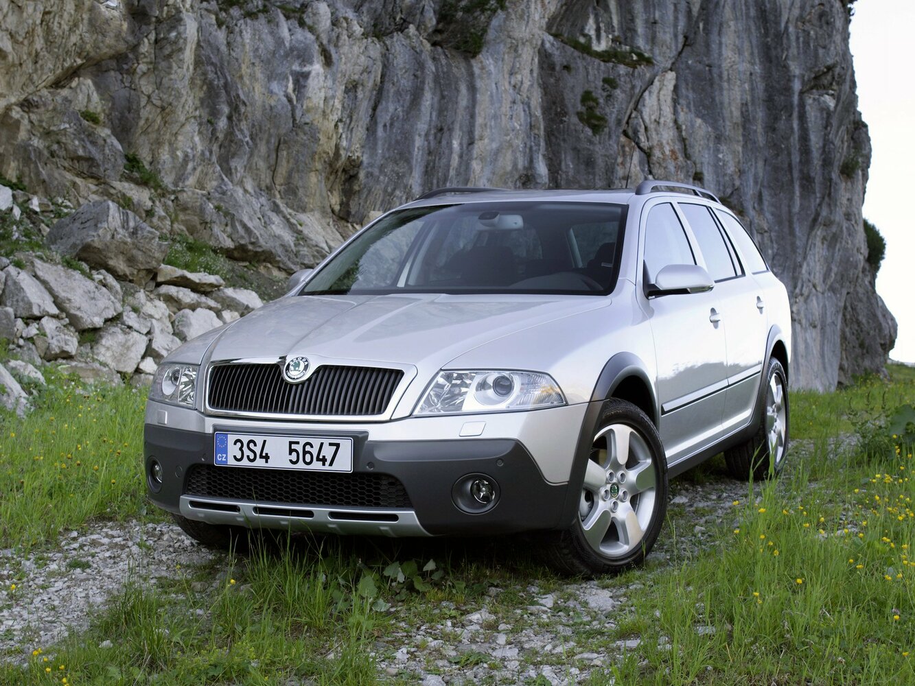 Skoda Octavia II (2004-2013) - Универсал 5 дв. Scout