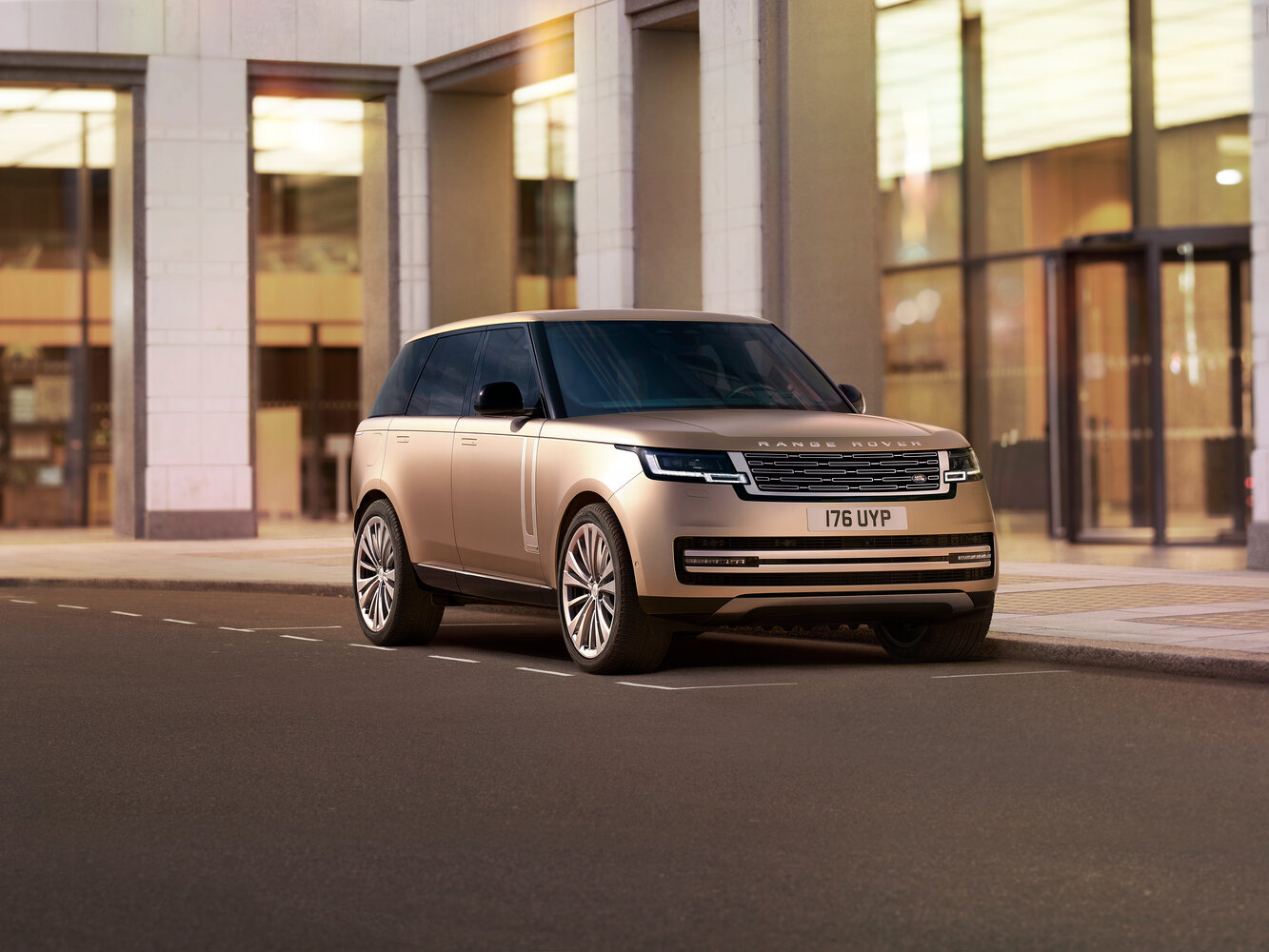 Land Rover Range Rover V (2021-2026) - Внедорожник 5 дв.