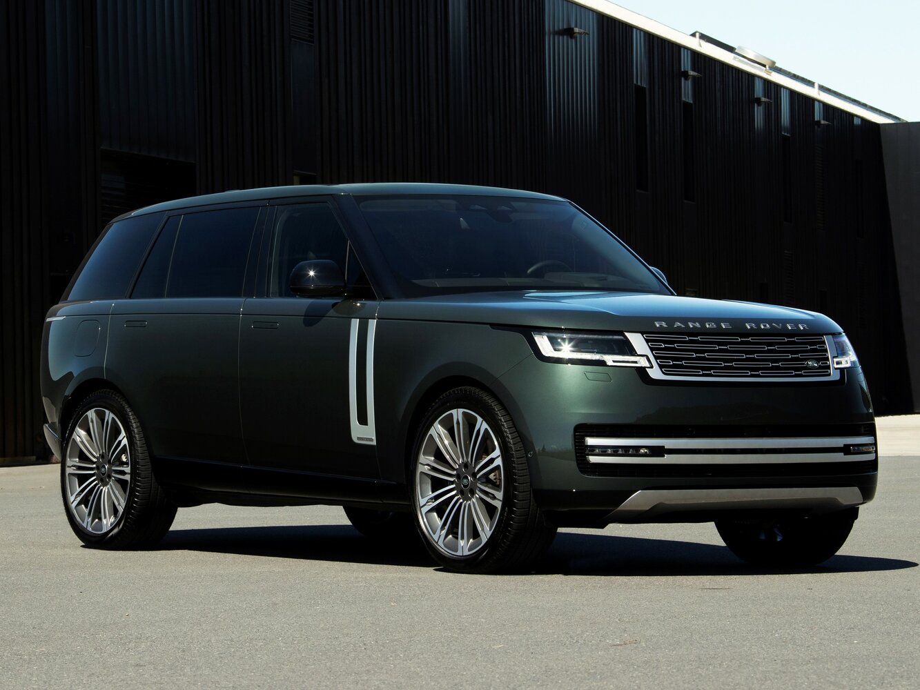 Land Rover Range Rover V (2021-2026) - Внедорожник 5 дв. Long