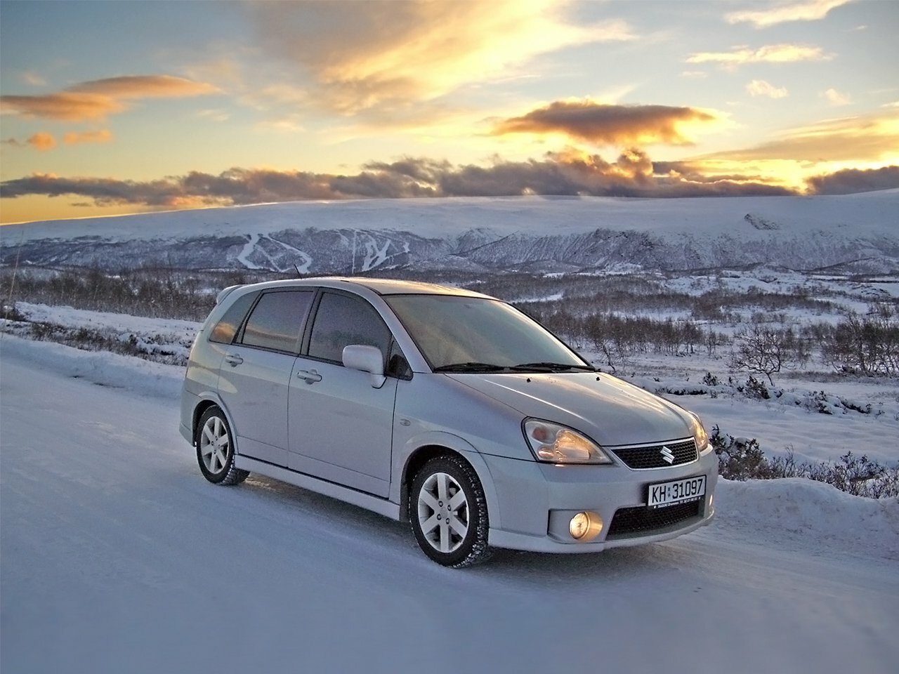 Suzuki Liana I (2001-2008) - Универсал 5 дв.