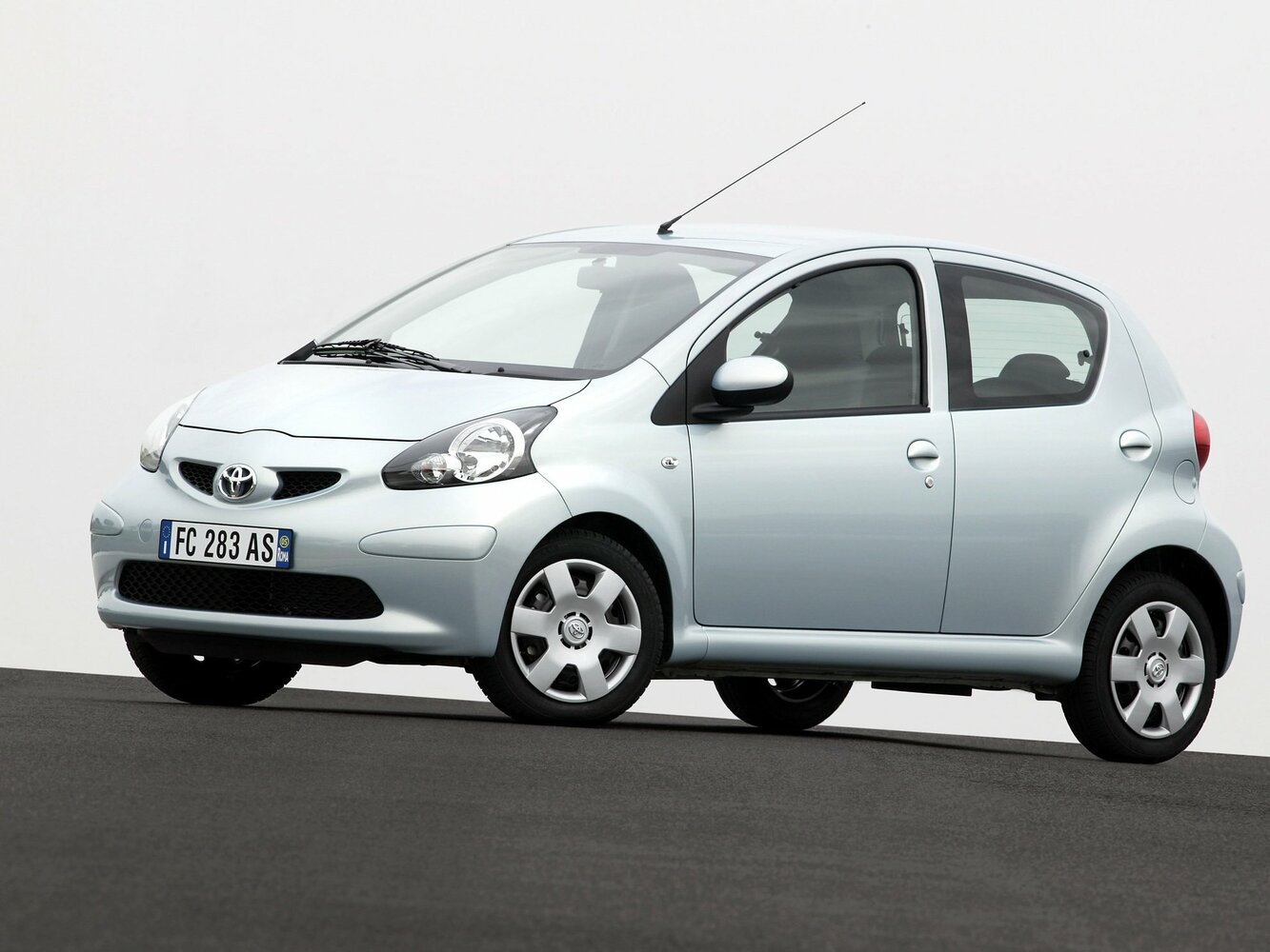 Toyota Aygo I (2005-2014) - Хэтчбек 5 дв.