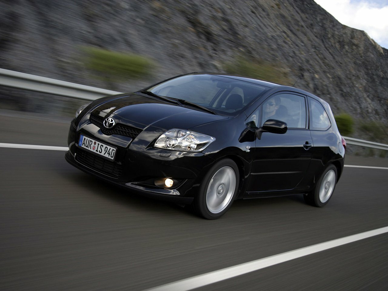 Toyota Auris I (2006-2012) - Хэтчбек 3 дв.