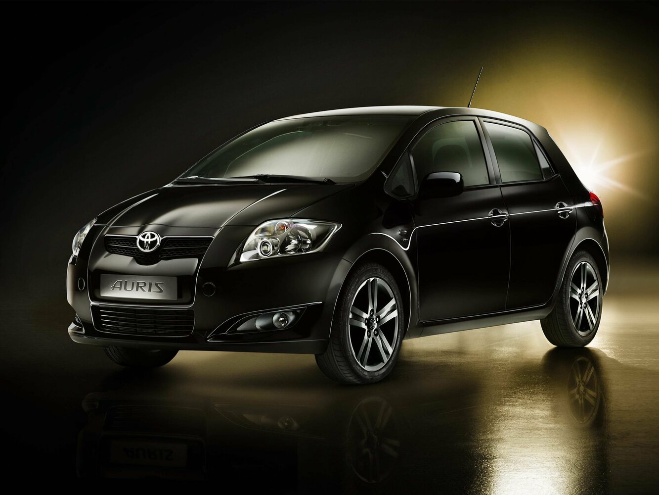 Toyota Auris I (2006-2012) - Хэтчбек 5 дв.