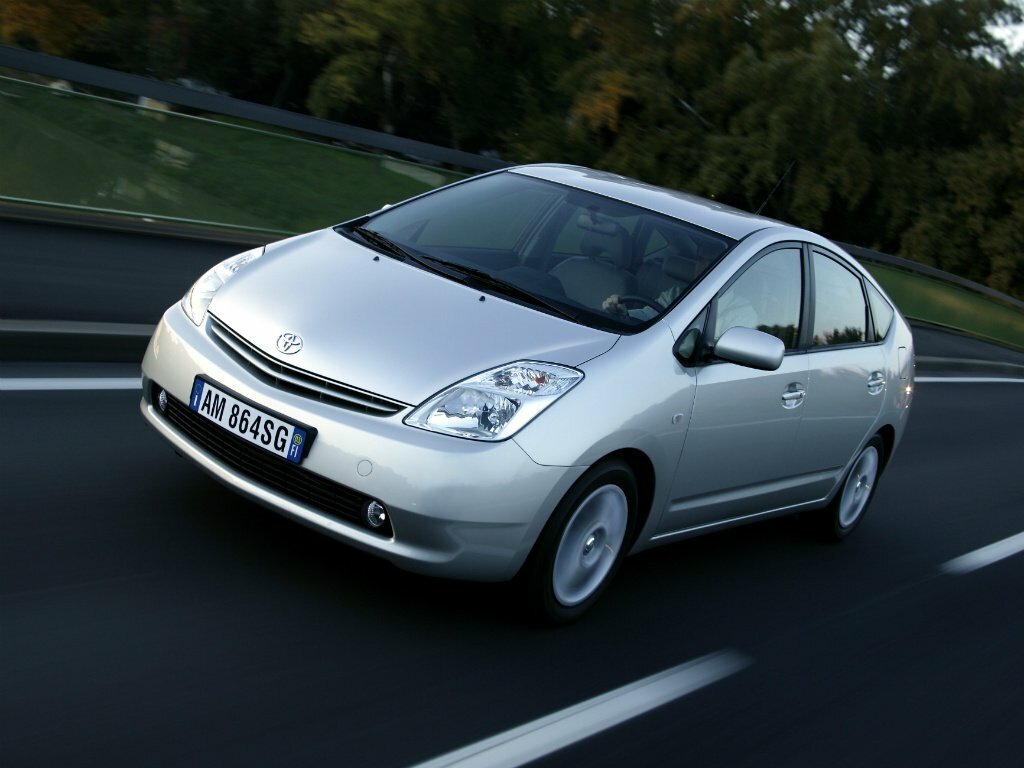 Toyota Prius II (2003-2011) - Лифтбек