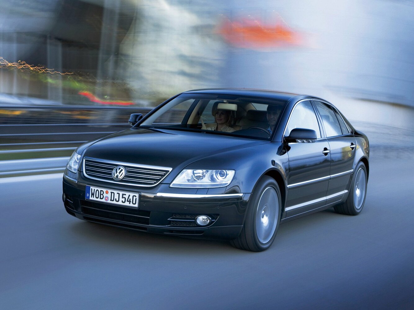 Volkswagen Phaeton I (2002-2016) - Седан